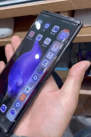 LG Rollable 真机上手，屏幕可拉伸变大