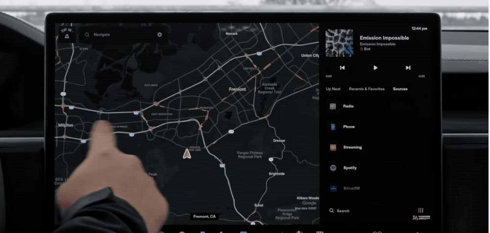 特斯拉发布 Model S / X 操作视频:车门可自动打开,还会主动躲避车辆