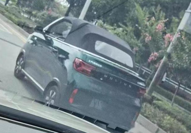 消息称宏光 MINIEV 敞篷版下月上市:最高续航 300 公里,售价 4 万元起
