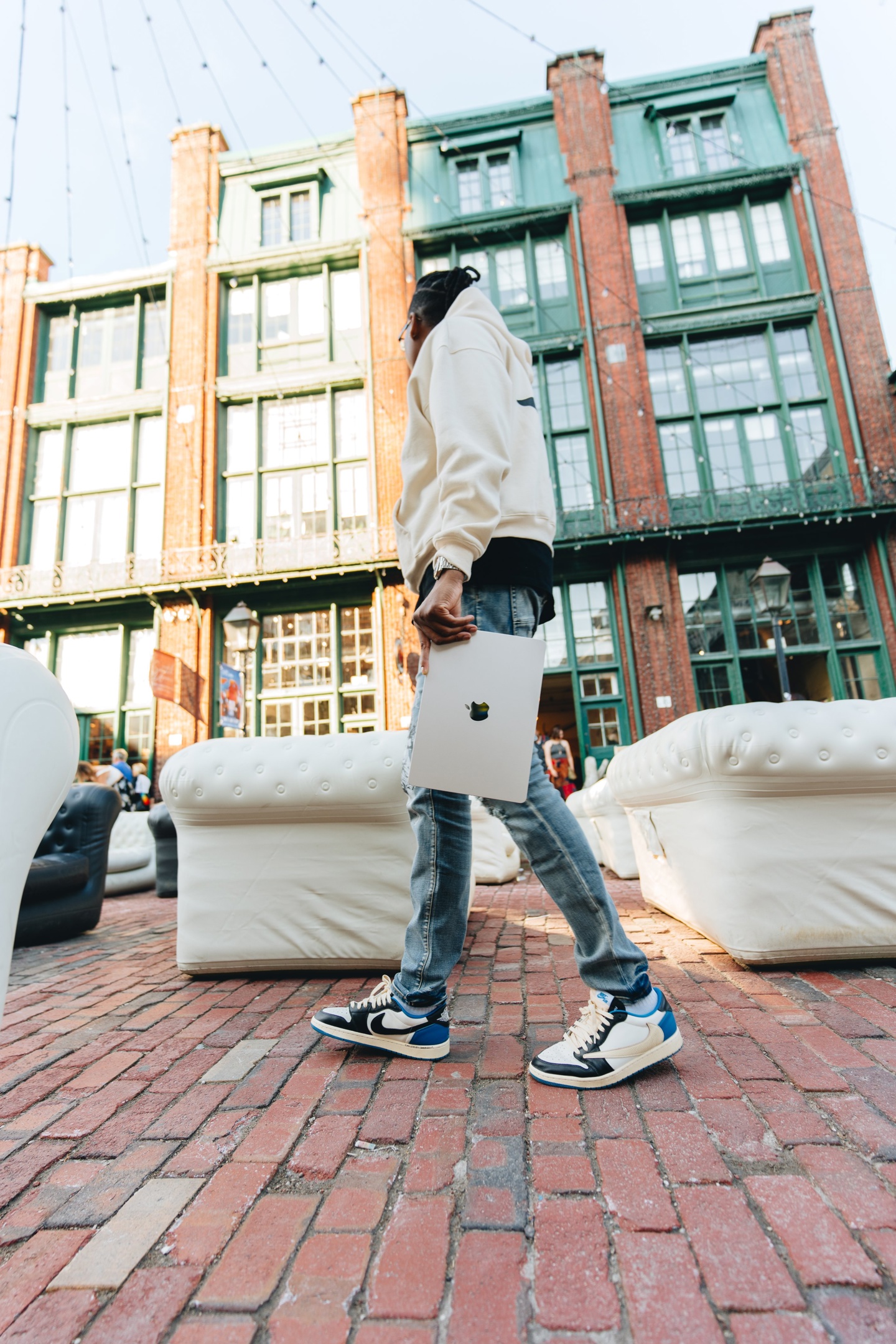 苹果 M2 MacBook Air 今日开售,首批订单现已交付给新西兰和澳大利亚客户