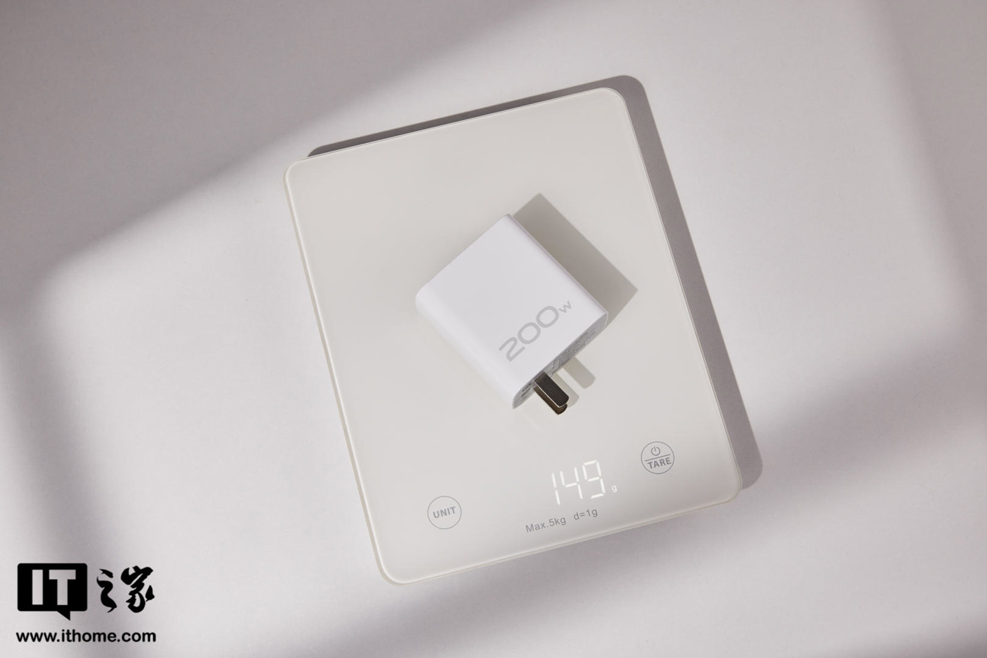 【IT之家评测室】iQOO 10 Pro 全面体验:首发 200W 快充,充电正式迈入 10 分钟时代!