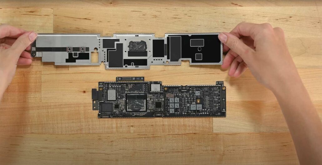 iFixit 拆解苹果 M2 MacBook Air:加速度传感器是意外之喜,但被动式散热设计有所不足