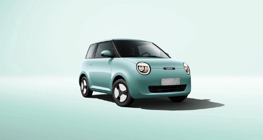 对标五菱 mini EV 的长安 LUMIN 首批万台交付,订单已达 4 万辆
