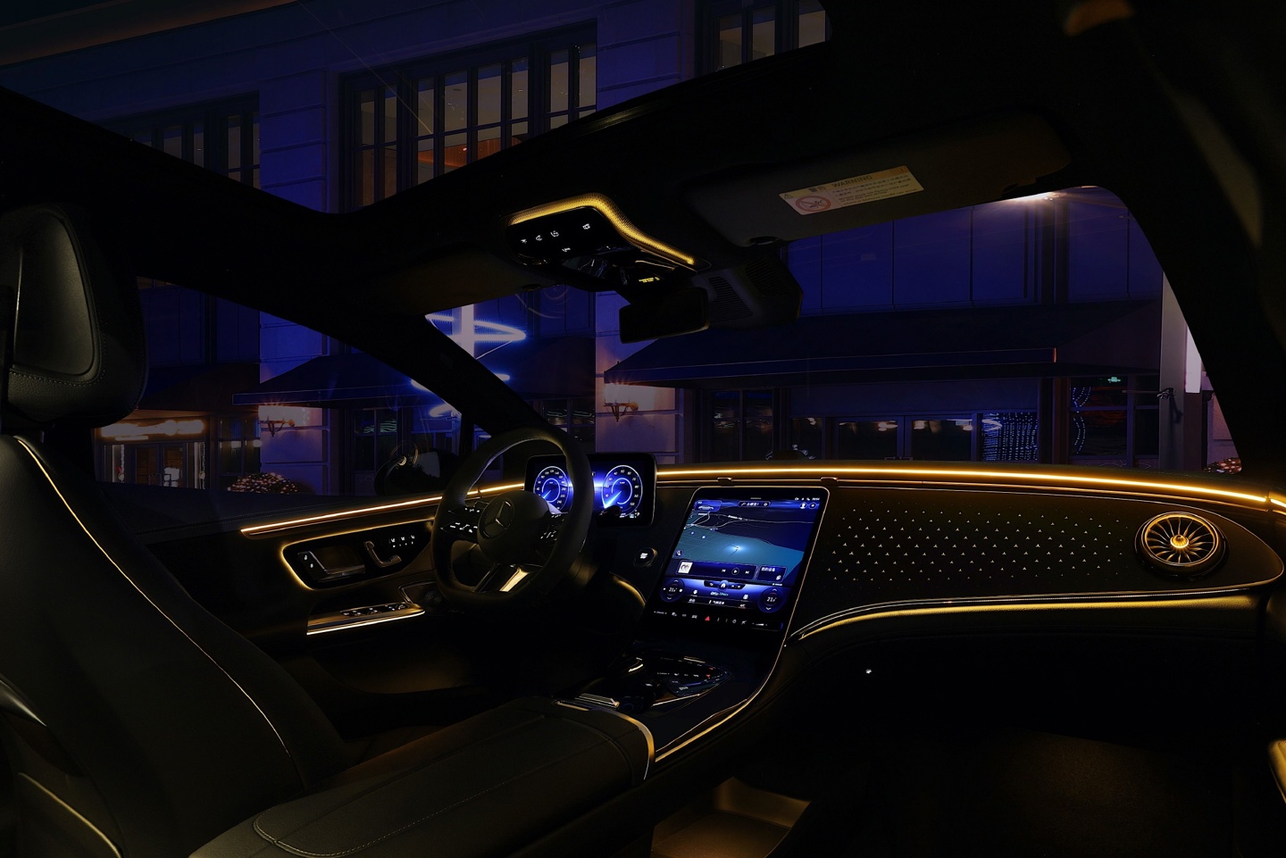 国产奔驰 EQE 开启预售:CLTC 续航最高 752 公里,53 万元起