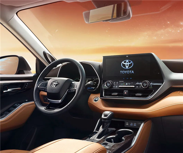 新一代丰田汉兰达纯燃油版上市:31.48万起