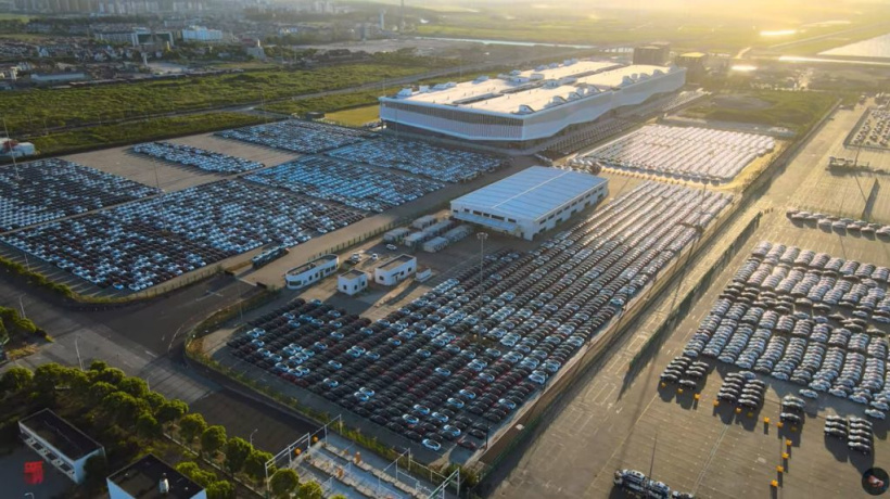 特斯拉中国出口量再创新高,上万辆 Model 3 / Y 在上海等待装船
