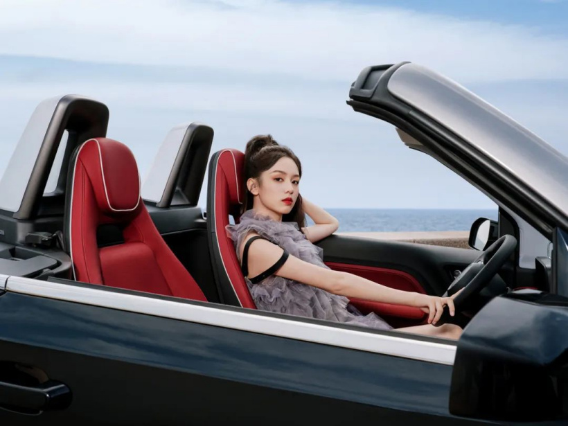 五菱宏光 MINIEV 敞篷版官图放出:红黑双色软顶篷布可选,9 月 1 日开抢