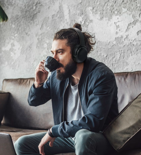 JBL Tour Pro 2 真无线蓝牙耳机发布:充电盒带有显示屏,可接收消息通知