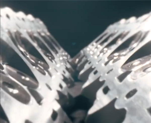 搭载12缸发动机 法拉利首款SUV即将首发:卖500万贵不