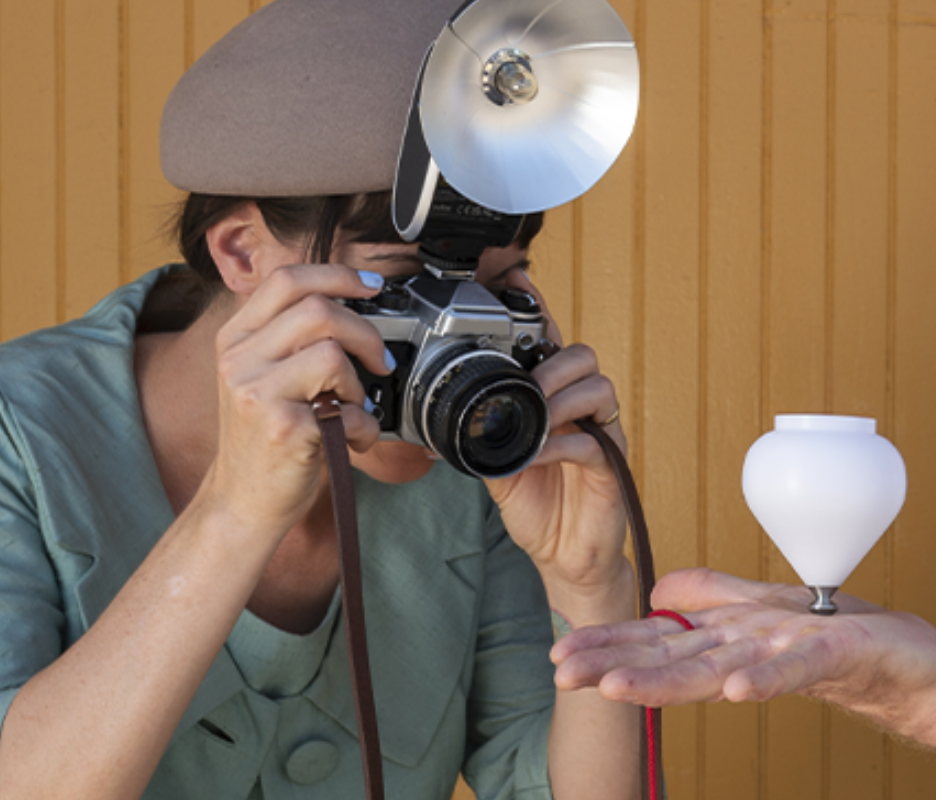 神牛推出 Lux Senior 复古闪光灯彩色版,售价 799 元