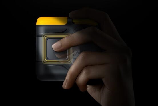 249元 iQOO闪电游戏手柄2上市:新增Master Touch背部触控