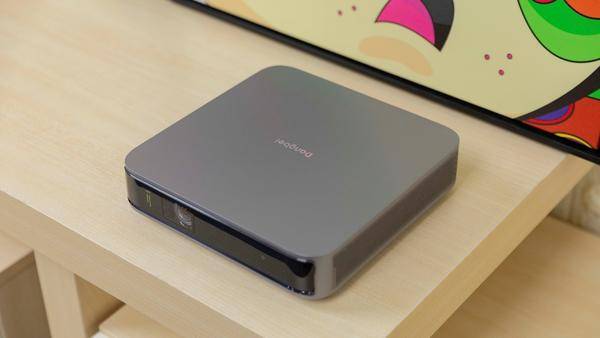 极米NEW Z6X与极米Z6X Pro谁的性能更高,还有其它品牌可以选择吗