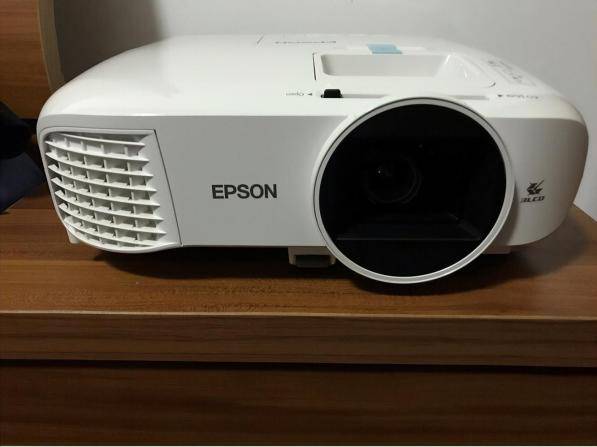 买投影仪后悔死了?「8不买」,什么样的投影仪才是物超所值?