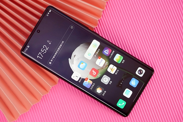 安卓品牌的高库存风险:因需求疲弱导致的影响与挑战