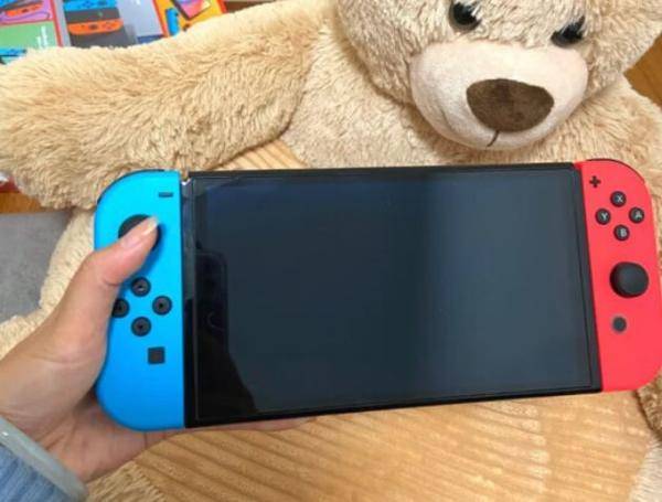 38妇女节什么礼物好实用,哈趣H1投影仪花西子礼盒可看